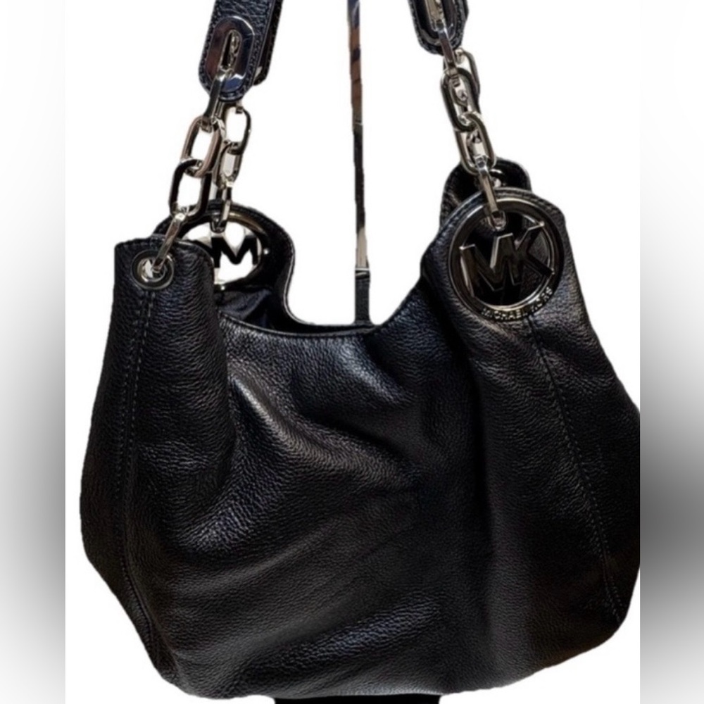 NWOT🔥Michael Kors Fulton Black Pebbled Leather Shoulder Bag, dust bag included.